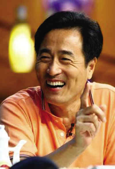 杨立新:从小人物走到舞台中央_文化_上海市民政局