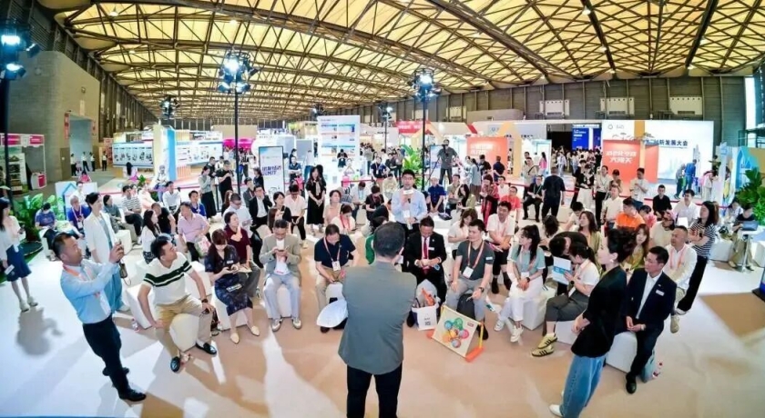 上海老博会现场，一场对话回答了我们该如何老去