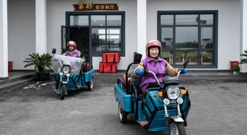 点点手机,热气腾腾的午餐送上门