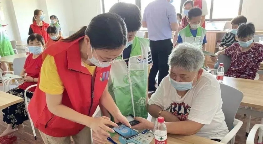 提升专业能力,拓展服务深度,金山区用心守护老年人幸福晚年