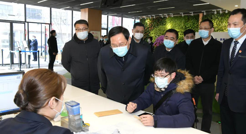 市领导分赴16 区看望困难党员和群众,慰问基层工作人员,向大家致以新春祝福!