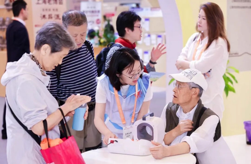 20260607从“歇脚驿站”到“综合空间”：上海老博会党群服务站的“六维蝶变”——2026年收官侧记2_副本.jpg