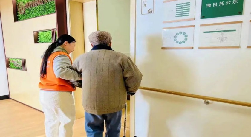 闵行家门口养老服务站,为老人链接起新的“朋友圈”