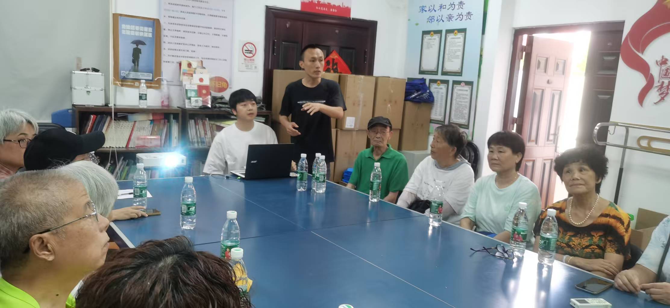 【文明实践】“政策宣讲再出发”——适老化改造为银发安居“保驾护航”