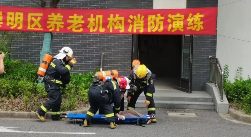 养老院“安全守护者”到岗！崇明这招，把安心送到老人身边