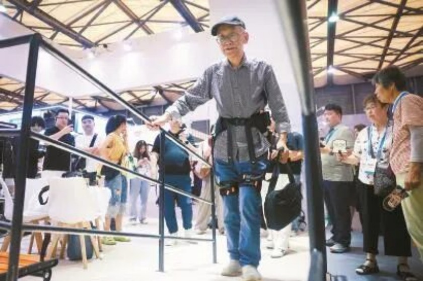 20260716弥合“最后一米”,银发消费触手可及_副本.jpg