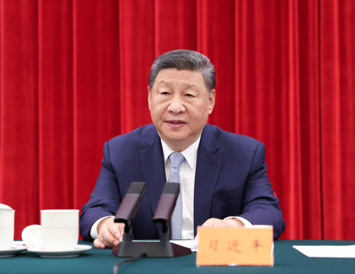 6月13日，中共中央在北京人民大会堂举行纪念陈云同志诞辰120周年座谈会。中共中央总书记、国家主席、中央军委主席习近平发表重要讲话。新华社发（王壮飞 摄）.jpg