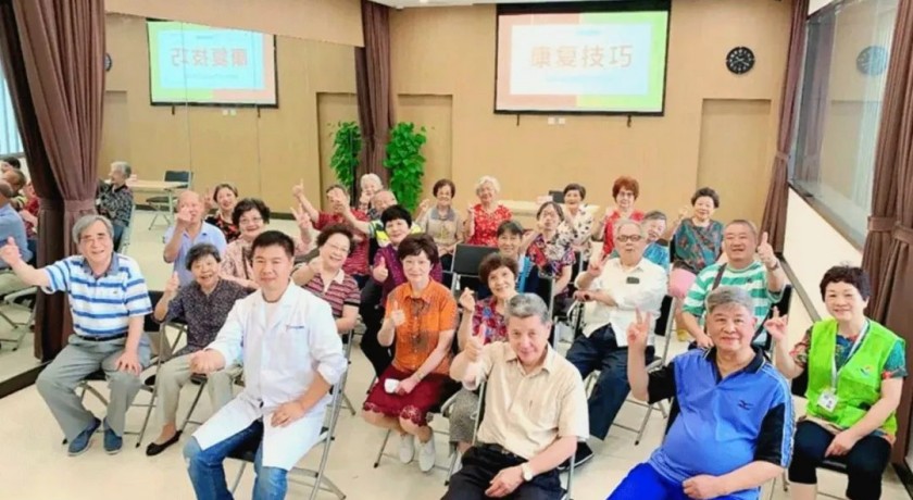 “床边有照护”,家庭照护床位托起黄浦长者居家养老美好愿景