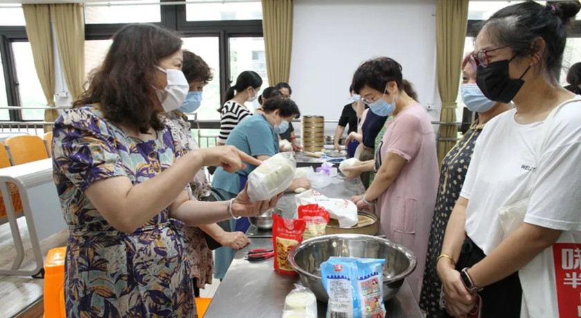 20220826奉贤区老年大学“政府开放月”活动剪影_副本.jpg