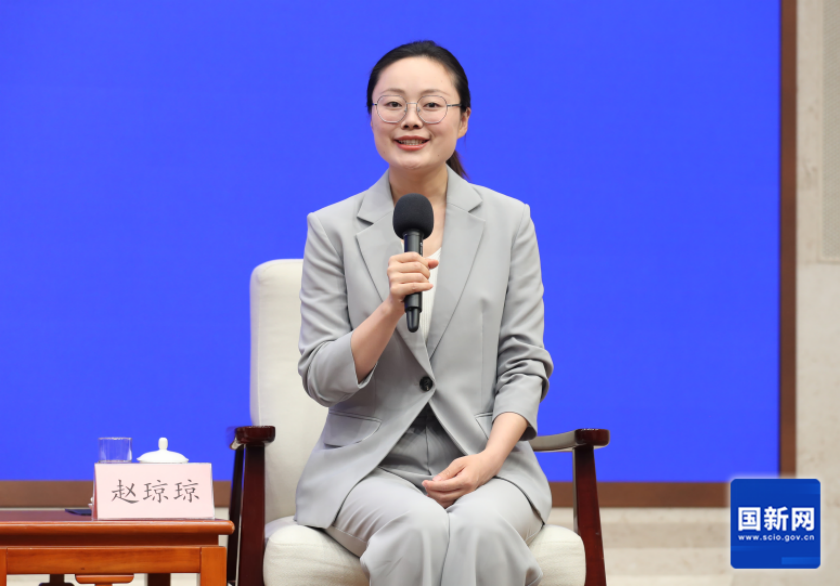 2026062420260624今天,她来到国新办记者见面会:讲述一位“95后”养老护理员的十年坚守路2_副本.png