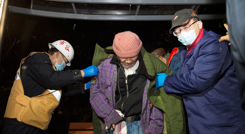 寒潮来袭,上海开展寒冬街面巡查救助,确保不遗漏、无死角