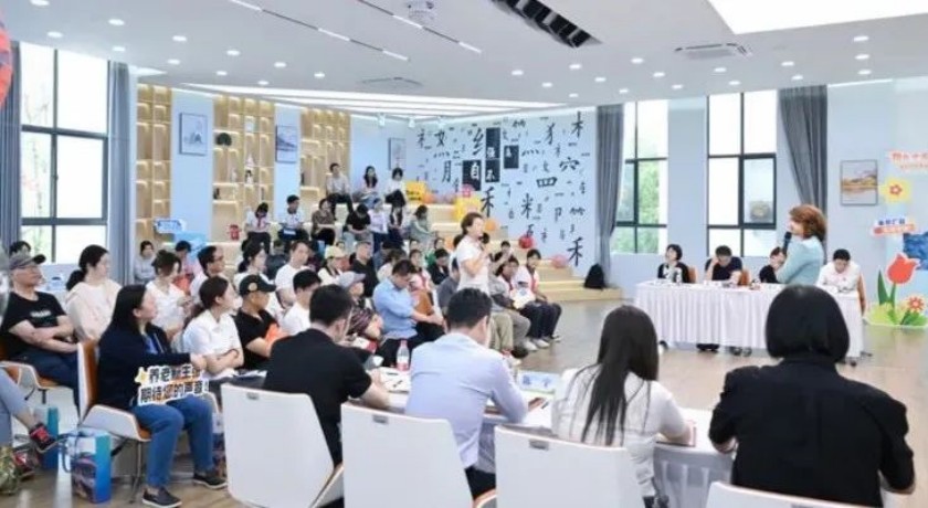 “十五五”养老服务如何升级？居家养老、银发经济成浦东市民建言焦点